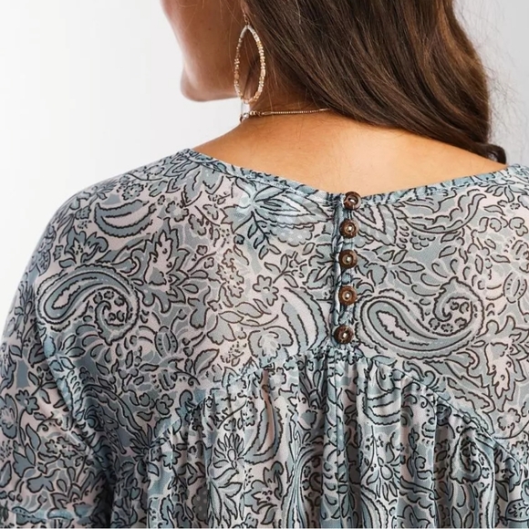 NWOT Daytrip Floral Mesh Top - Picture 4 of 8